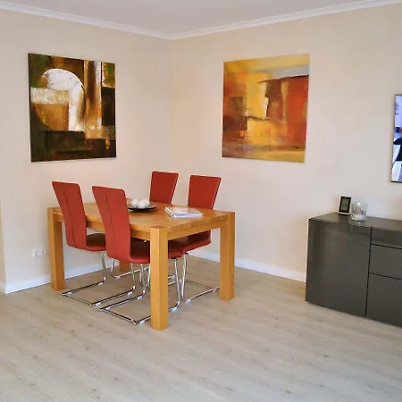 Ostseeallee 1 Jolle * Niendorf (Timmendorfer Strand)